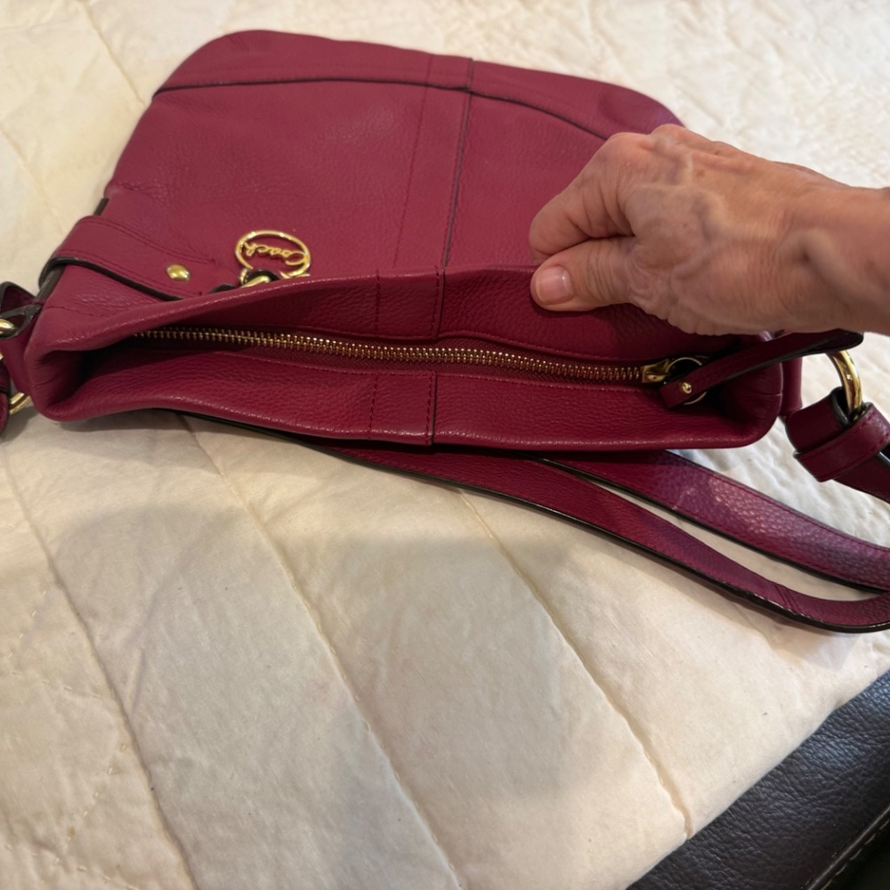 Coach North South chain duffle F19722 Excellent condition Boysenberry - Picture 5 of 10